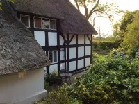 Heron View Riverside Retreat in Peaceful Rural Hamlet near Roman Town, Alcester Longbarn Village 주변 호텔
