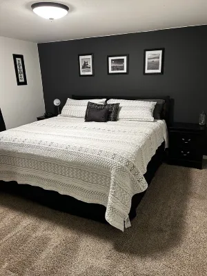Cozy Home Close to Swimming Pool, Park, and quick Uber to Downtown Hotels near Northern Roots Boutique