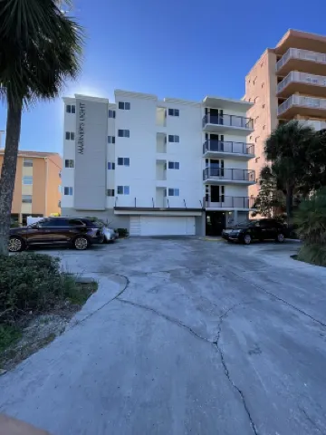 3/2 condo w/large balcony directly on the  Gulf of Mexico 레딩턴 비치 호텔