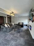Historic Downtown Apt Steps from Eateries & Wvu