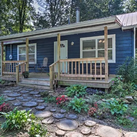 NEW! Charming Cabin by Cumberland Mtn State Park