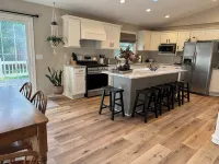 Delightful 5-bedroom house near Lake Delavan with AC, WiFi