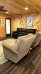 Cozy Lakefront: Family Friendly Home with Gentle walk to Greers Ferry Lake