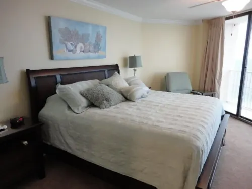 Completely Renovated, Family-Friendly, Condo, On The Beach sleeps 10