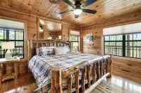 Fall Specials! Views in Smokies!  Hot Tub, Games, Outdoor Checkers!