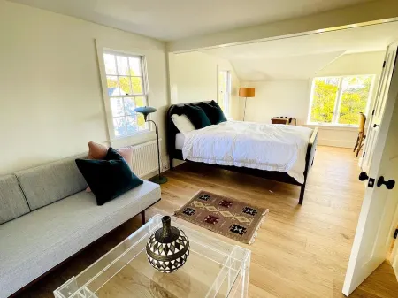 Huge Ocean Front Retreat with Pool / Hot Tub 3 minutes from the beach