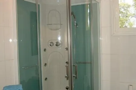 New mod cons et quiet T2 in Provencal farmhouse in countryside, fully equipped