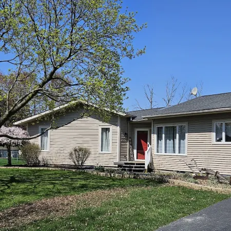 Relaxing Pool & Hot Tub House near RIT Inn
