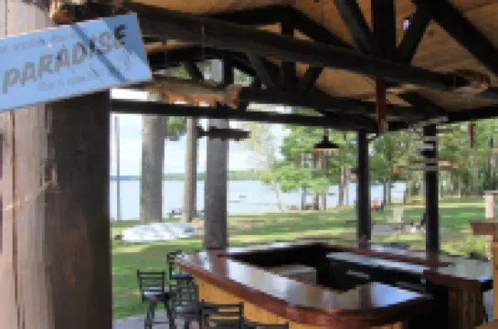 Big! 5 Bdrm- 3BA Log House, Big St Germain Lake, Sleeps 10, Outside Bar, Beach