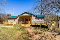 Sevierville’s hidden GEM 💎💎 Hotels near Smoky Mountain Knife Works