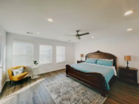 4-Bedroom 2.5-bath Villa Near UTSA Six Flags and Sea World