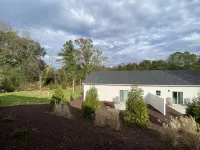 Close to Lake Hartwell, Clemson, and Anderson