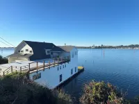 Bayfront Two Bedroom OVER the Water! Beach, Balcony & Pet friendly
