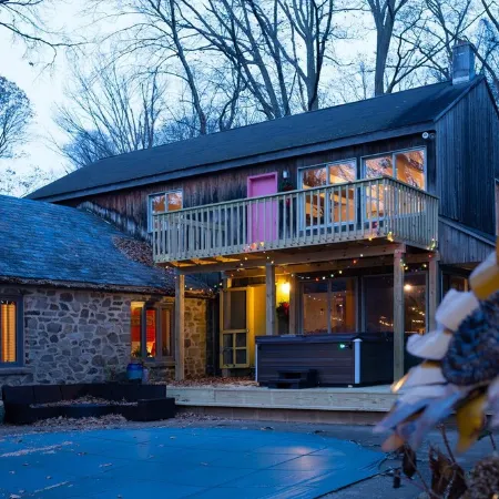 Mountain House - A private rustic oasis with goats!