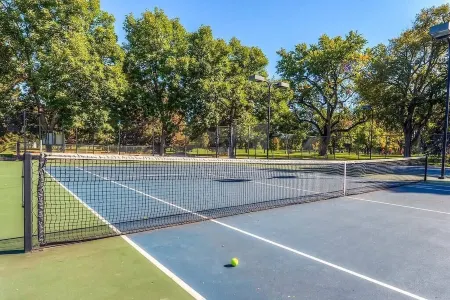 Charming Washington Park Getaway - Optional Car Rental Отели рядом с достопримечательностью «Денверский университет»