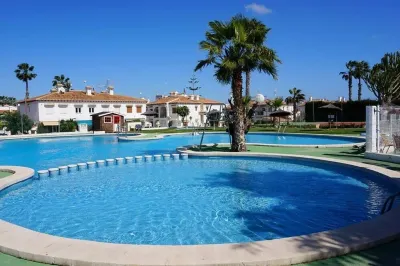 Lago Jardin, Los Balcones,torrevieja Bungalow Planta Baja Manzana 5 Hotel dekat L'Abri - Cotier Restaurant