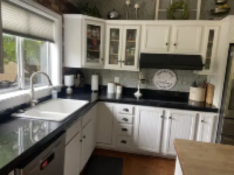 Beautiful, custom, cul-de-sac home located near historic downtown Gilbert.