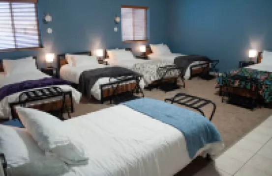 The Wise Raven Retreat, Peaceful and Spacious Home in Big Lake on a forested lot