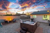 Lux Pool + Hot Tub + Fire Pit Stadium Desert Oasis