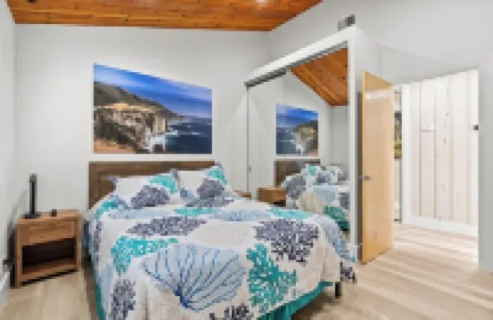 Gorgeous hillside home with ocean views!