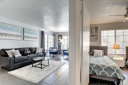Tempe Papago 2bdrm 2ba condo by ASU Отели рядом с достопримечательностью «ASU Art Museum»