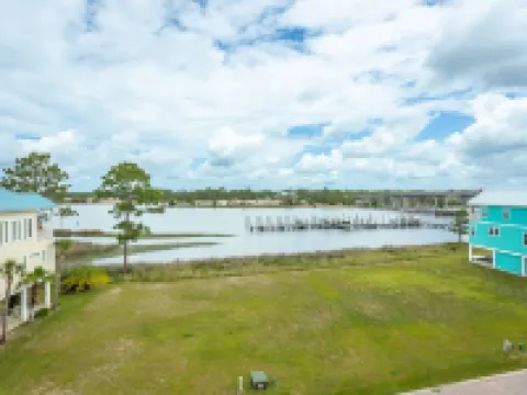 Fish, Beach, Pool, Swim, Relax Hotels in Carrabelle