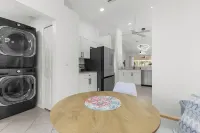 3br Villa, Private Heated Pool, Garage, EV-Charger