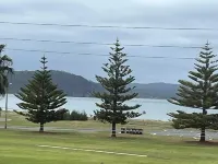 Beachfront Batemans Bay-Batehaven NSW2 bedroom apartment,pool, free parking