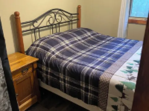 cabin centrally located near Crivitz WI 斯蒂芬森酒店