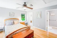 Private Guest House Near the Beach • 1Br / 1.5BA