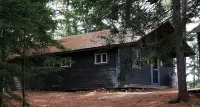 900 sq/ft off-grid cabin nestled on Upper Cranberry Lake. Pet Friendly!