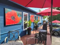 Charming 1 bedroom apartment in welcoming & walkable historic Waterbury Village