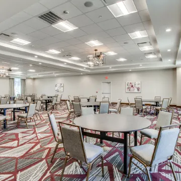 Hilton Garden Inn North Dallas Central Expy Отели рядом с достопримечательностью «Парк Уайт Рок Лейк»