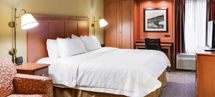 Pittsburgh Airport Inn and Suites Hotels in Allegheny County