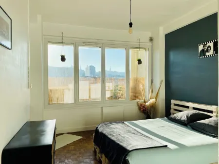 Appart Lumineux Avec Balcon, vue Imprenable sur Angoulême à 2 pas de la Gare TGV