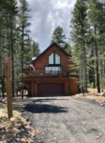 The Fabulous Black Hawk Log CabinFamily and Pet - friendly