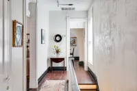 Chic Flat on Central Park