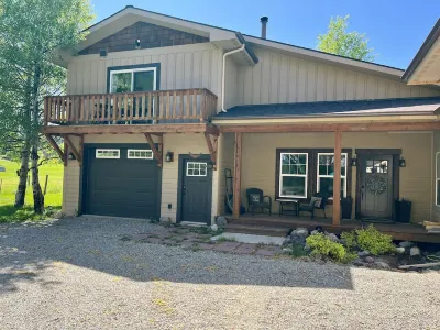 Cozy guest suite in Whitefish. Private countryside living 1 mile to downtown!