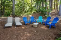Vintage & Modern Lodge-Lake Winnipesaukee Water Access w/ Boat Slip, Dog Welcome - WiFi