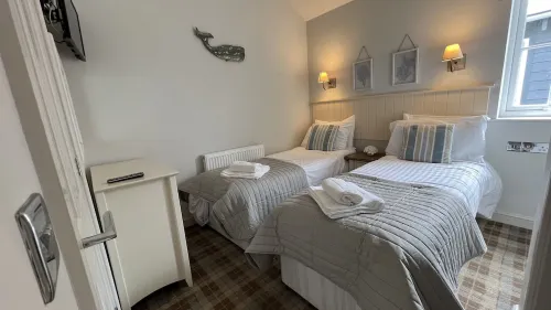 Beach House "Just Beachy" Pool, Gym, Pet Friendly, close to Beach, WiFi, Netflix