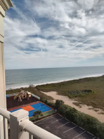 Top floor condo in N. Topsail Beach. Views of the beach & Intracoastal Waterway!