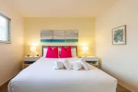 Beachfront Ocean Views 20 Mins to SF!