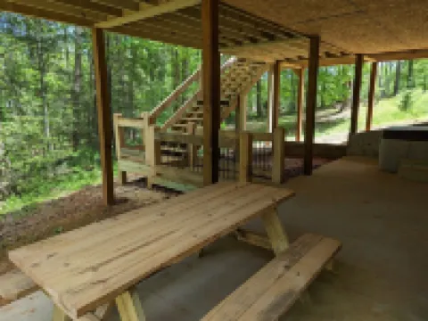 Romantic Cabin for 2, Hot Tub, wifi 10min from BR, hiking and waterfalls near