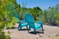 Peaceful Hilltop Casita w/ Stunning Views, Close to the Historic Plaza