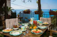 Villa Laura, amazing breakfast, private outdoor hot tub, Positano, Amalfi coast
