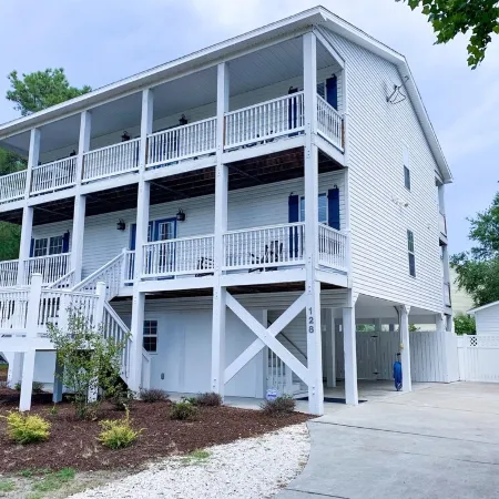 Wine & Roses:6 bed, 6 bath, sleep 16, HEATED pool, hot tub, steamroom, golfcart.