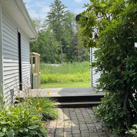 Country Cottage – Peaceful Pet-Friendly Retreat [5 Miles from Saratoga Springs]