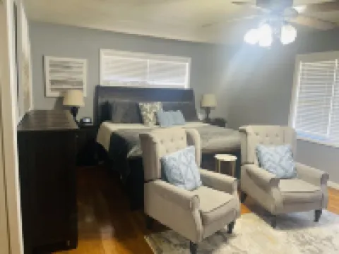 Historic home on West Main 帕拉古爾德酒店