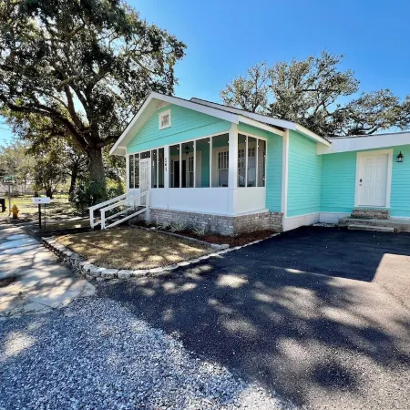 Walk to the BEACH and CASINOS! Full RV Hookup - 5 Min to Ocean Springs
