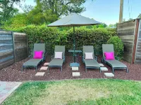 Flamingo Oasis - Next to the Atascadero lake/park/zoo! 찰스 파독 동물원 주변 호텔